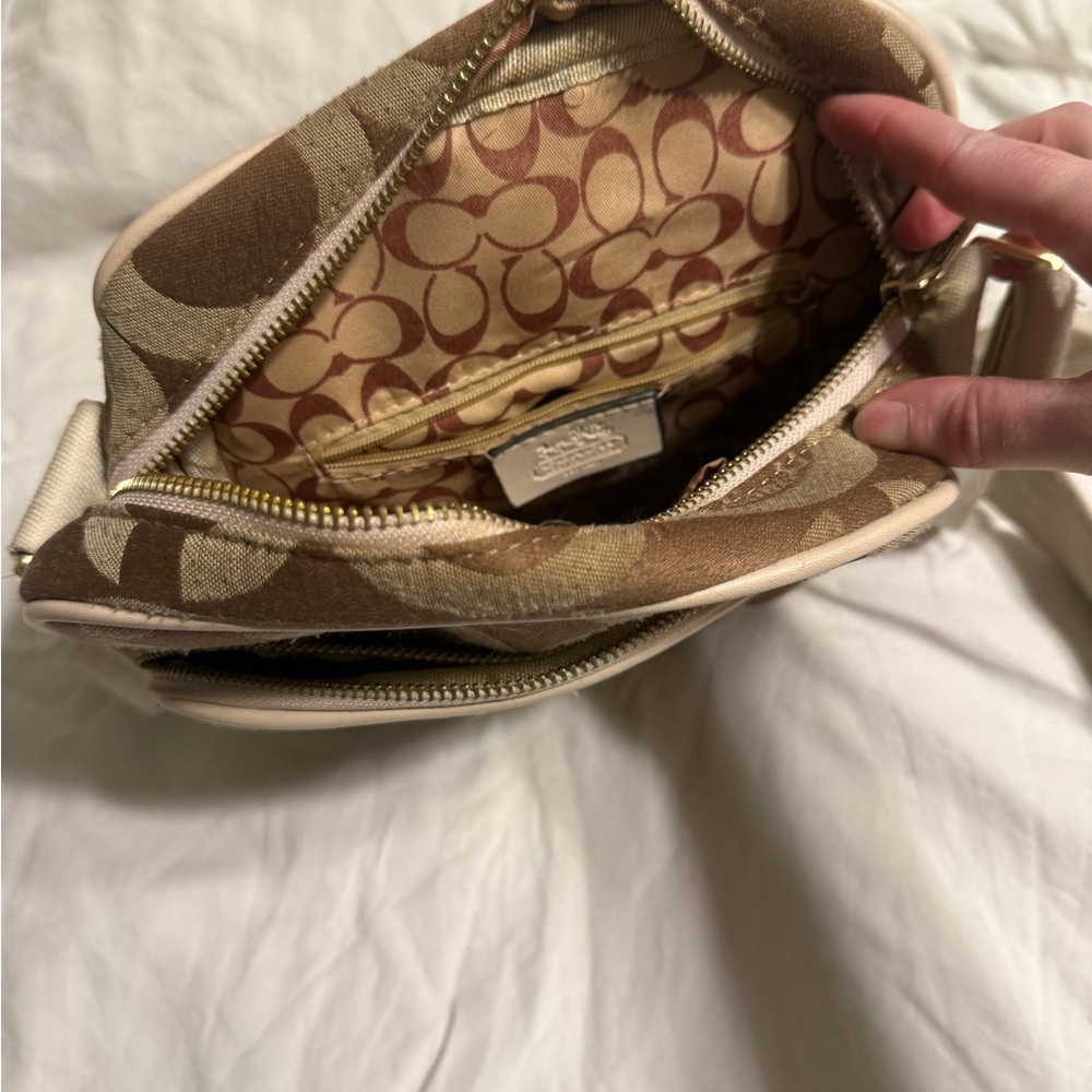 Y2K Coach Crossbody - Picture 2 of 3